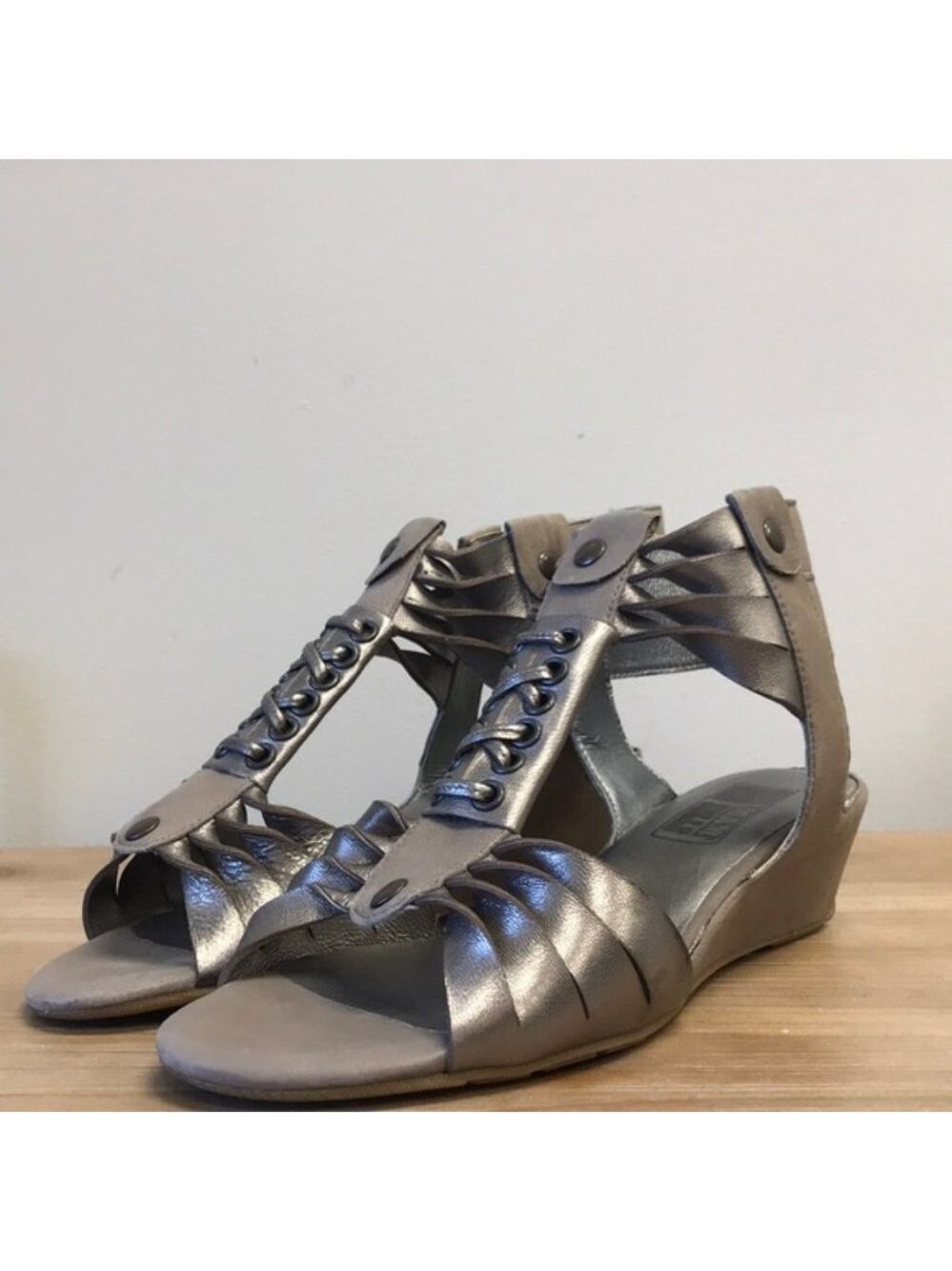Mamzelle Hut Metal Bronze Leather Sandals